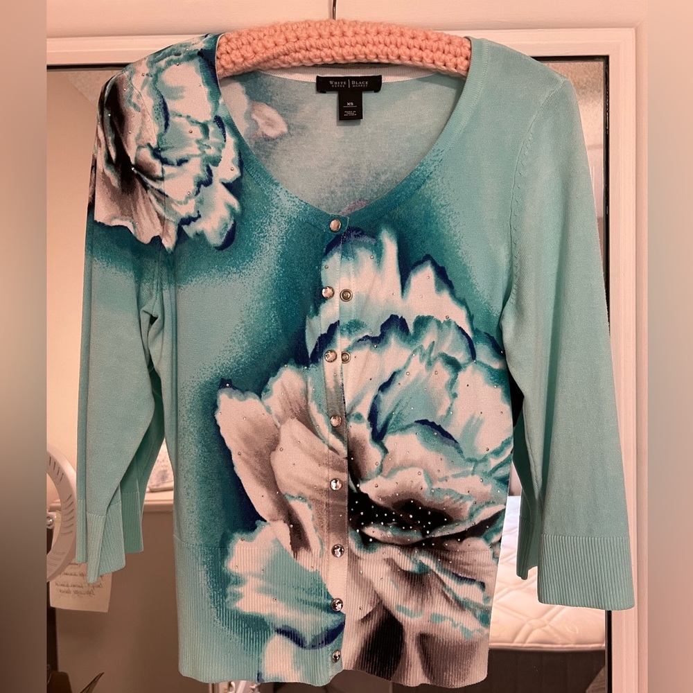 Last call! Like new WHBM Spring/Summer Sweater XS